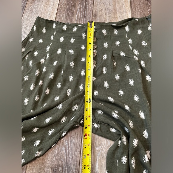 🛍️NWT Wide leg olive green with white elastic waist comfy pants Size 14 - Picture 7 of 11